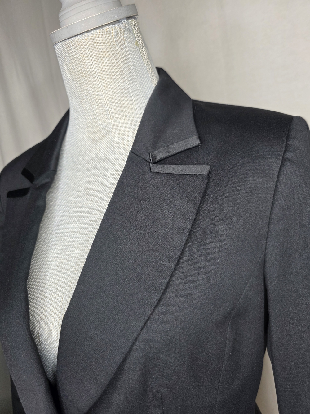 White House Black Market Tuxedo Style Women's Black Satin-Trim Sx 6 Blazer - Picture 3 of 11